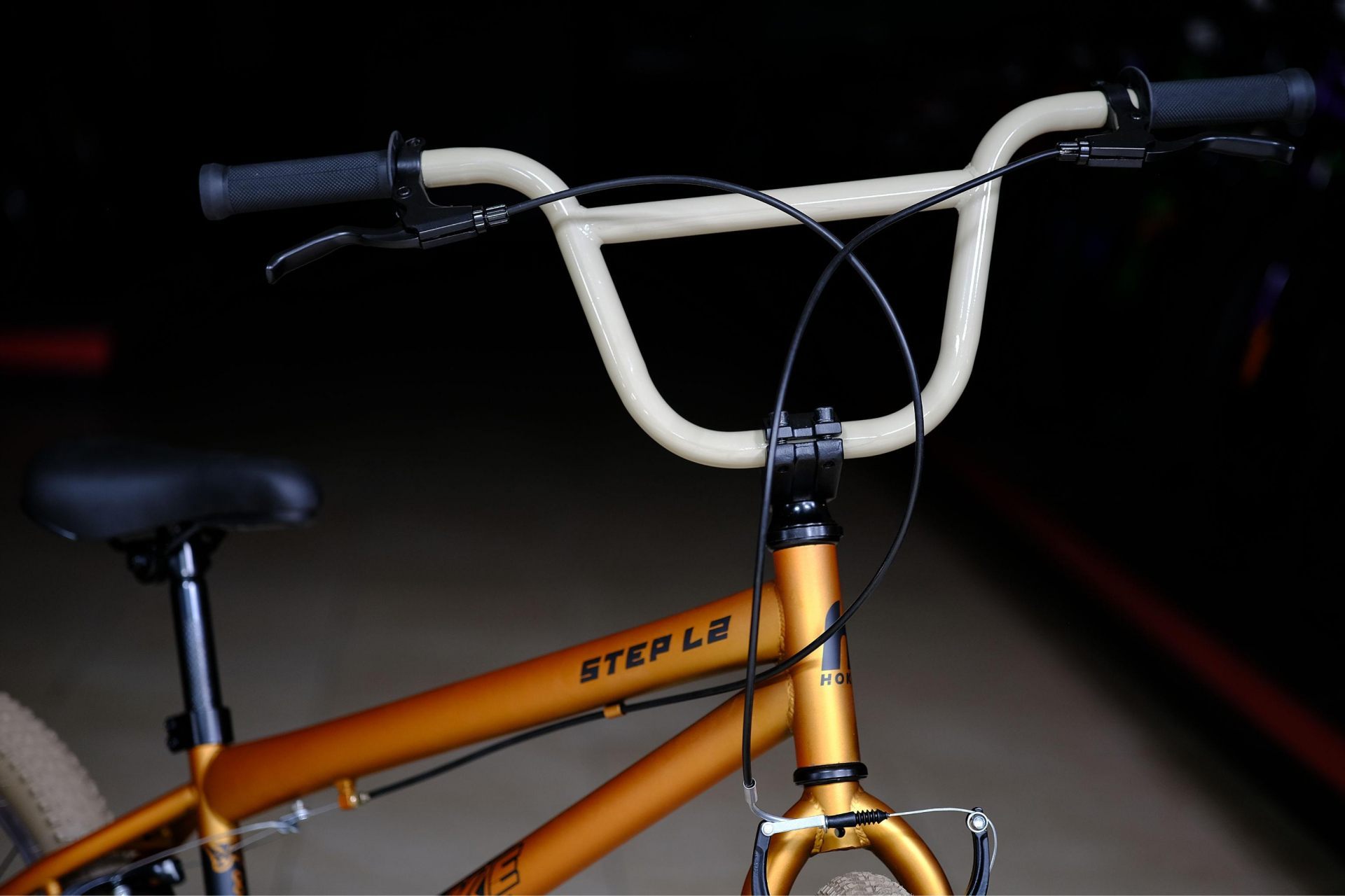 Жесткая стальная вилка HOKE BMX Step L2 матовый золотой